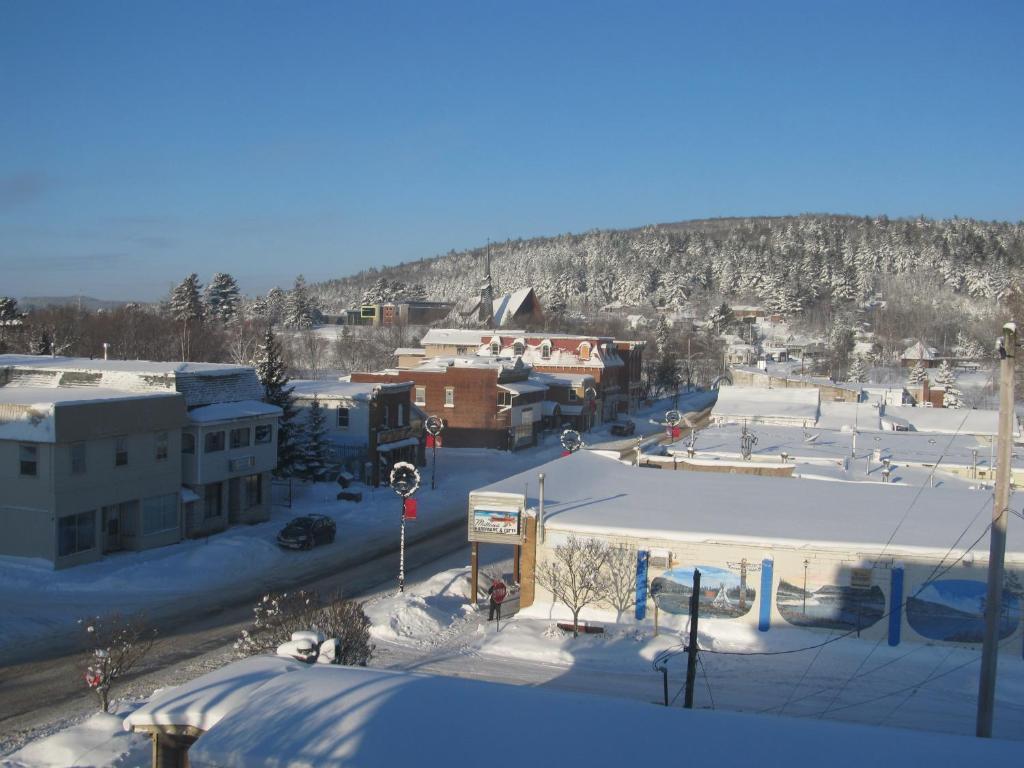 Le Voyageur Inn Mattawa Exterior photo