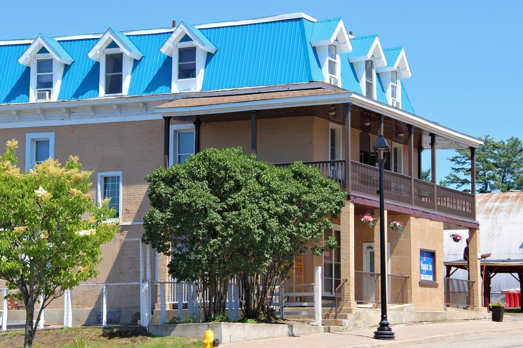 Le Voyageur Inn Mattawa Exterior photo
